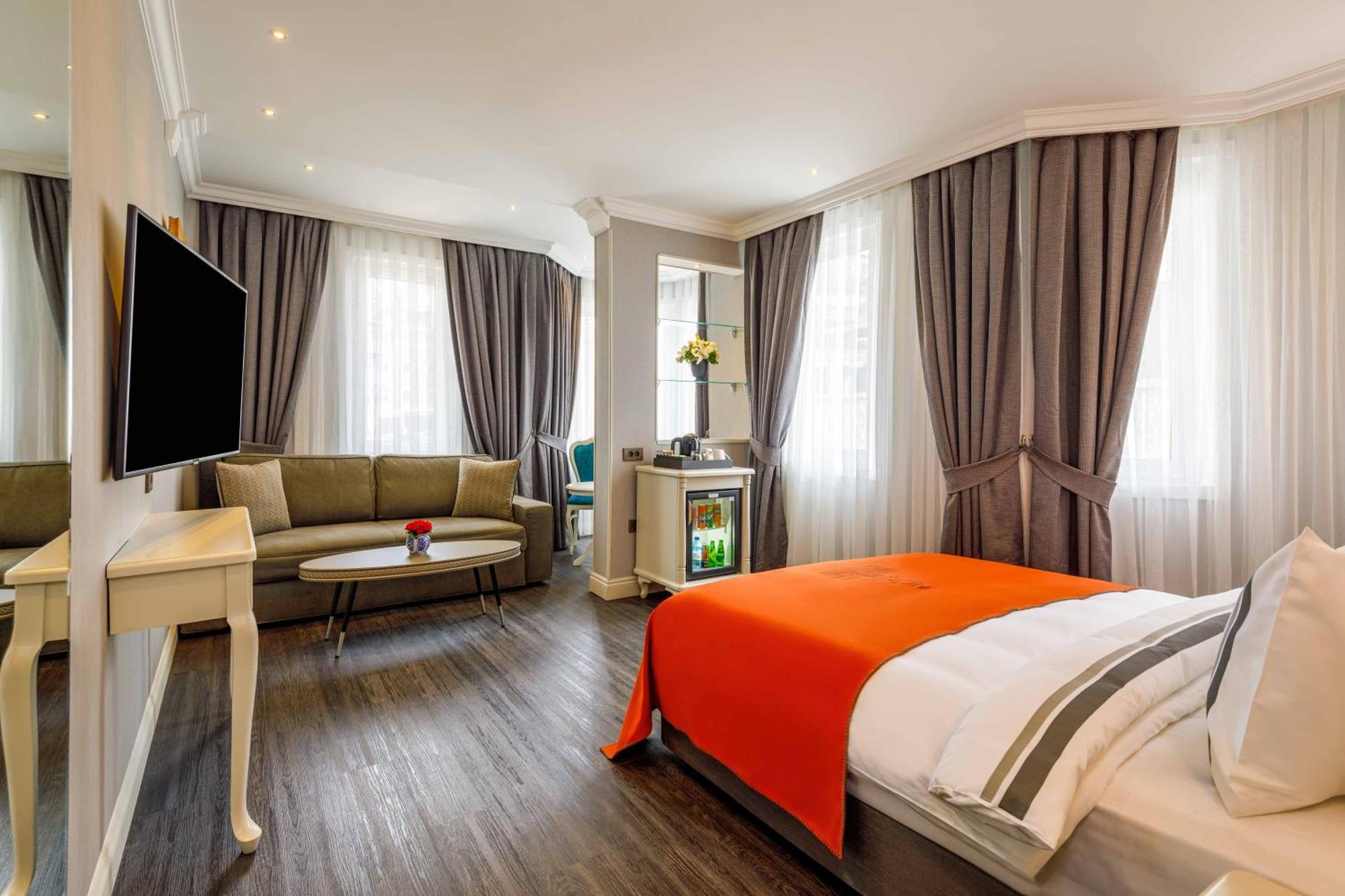 Standard Corner Room